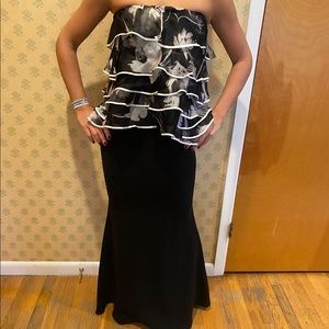 Sachin & Babi strapless gown. Sample size.